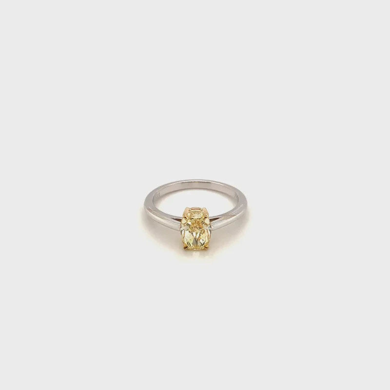 White Gold Yellow Diamond Oval Ring 1.58ct VS - Image 3
