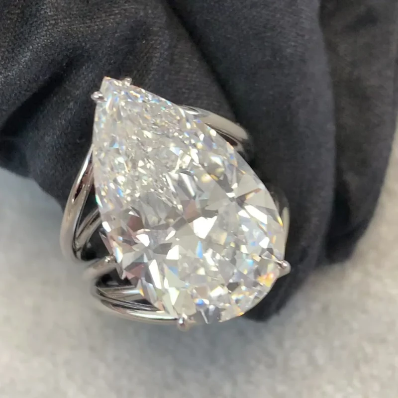 White Gold Diamond Pear Shaped Ring 17.03ct F VS - Image 3