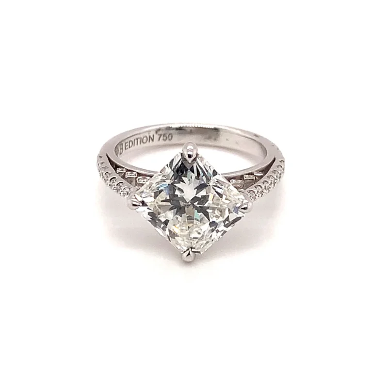 White Gold Cut Cornered Rectangular Diamond Ring 4.27ct F VS - Image 4